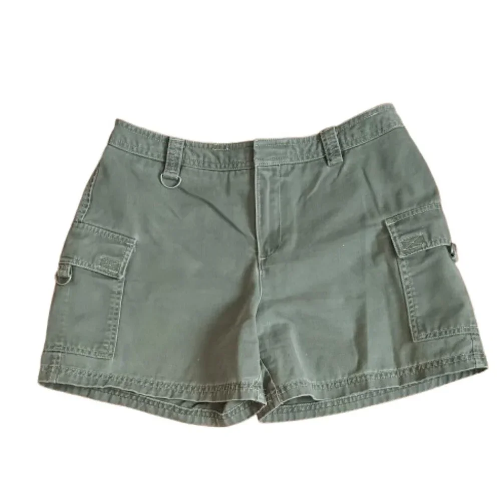 Dockers Women's Gray Cargo Shorts 8P Mid Rise